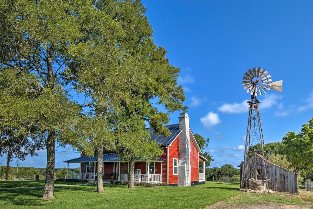 Peaceful Schulenburg Farmhouse With Fire Pit And Grill Eksteriør billede